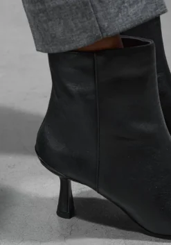 zwarte stefano lauran enkellaarsjes botin