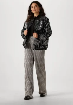 zwarte studio amaya jack moon