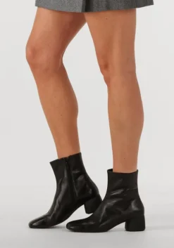 zwarte vagabond shoemakers enkellaarsjes livia 001